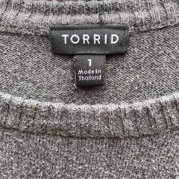 Torrid Heart Lips Pull Over Crew Sweater Sz. 1X - Picture 7 of 11